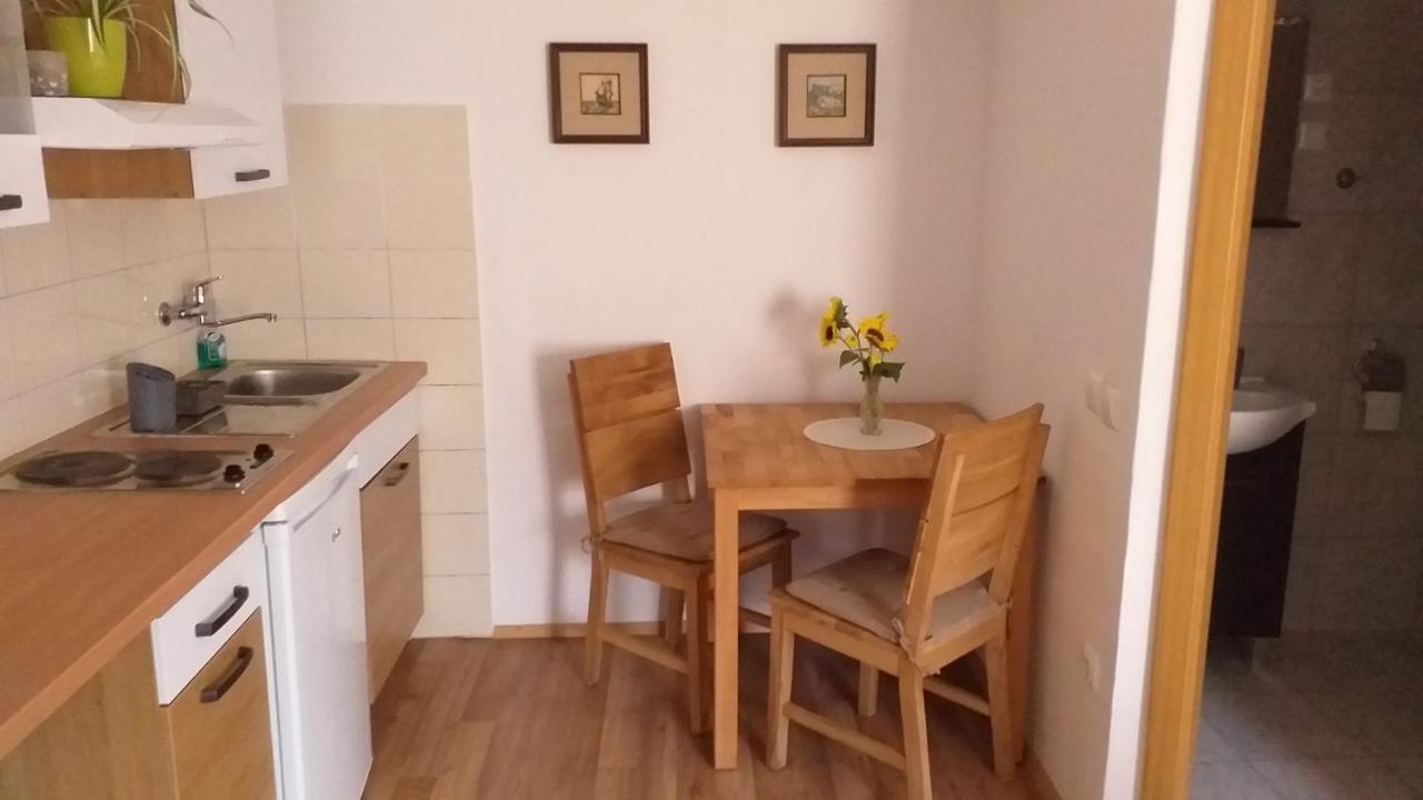 Appartamento Relax Crni Kal 3 Esterno foto